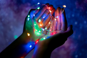 A experiência da Mente Quântica nos leva a uma jornada fascinante pela interconexão entre energia, pensamentos e manifestação. Ao compreendermos o poder inato que reside dentro de nós, somos capacitados a moldar nossa realidade de maneira consciente e criativa.