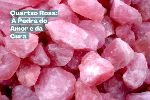 Pedra de Quartzo Rosa natural, com tom rosa suave e superfície lisa. Ideal para cura metafísica, amor, autoestima e bem-estar.